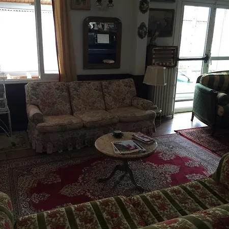 Le Sympatic מלון